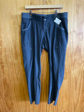 Load image into Gallery viewer, Size 14 Kuhl Gray Women&#39;s Pants
