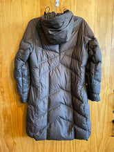 Load image into Gallery viewer, Women Size Medium Patagonia Grey Women&#39;s Winter Jacket
