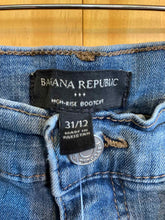 Load image into Gallery viewer, Size 31 Banana Republic Women&#39;s Jeans
