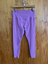 Load image into Gallery viewer, Size Large Athleta Lavender Women&#39;s Leggings
