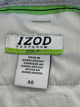 Load image into Gallery viewer, Size 40 IZOD Men&#39;s Shorts
