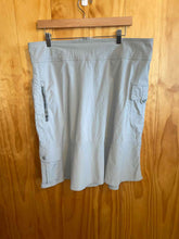 Load image into Gallery viewer, Size 14 Royal Robbins Gray Women&#39;s Shorts
