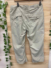 Load image into Gallery viewer, Size 8 Royal Robbins Khaki Women&#39;s Capris
