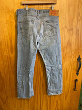 Load image into Gallery viewer, Size 36 Levi Men&#39;s Pants
