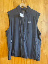 Load image into Gallery viewer, Size XL REI Men&#39;s Vest
