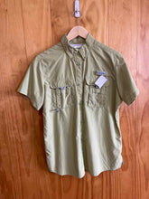 Load image into Gallery viewer, Size Medium Columbia Men&#39;s Short Sleeve Shirt
