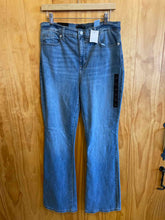 Load image into Gallery viewer, Size 31 Banana Republic Women&#39;s Jeans
