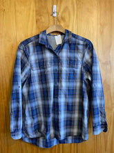 Load image into Gallery viewer, Size Large Eddie Bauer Women&#39;s Long Sleeve Shirt
