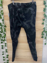 Load image into Gallery viewer, Size X-Large Adidas Black Women&#39;s Leggings
