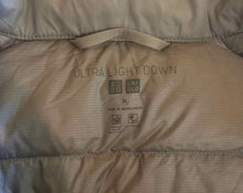 Load image into Gallery viewer, Women Size Medium Uni Qlo Gray Women&#39;s Light Jacket
