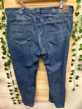 Load image into Gallery viewer, Size 42 Duluth Trading Men&#39;s Jeans
