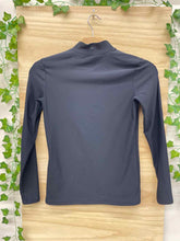 Load image into Gallery viewer, Size Large Under Armour Black Women&#39;s Long Sleeve Shirt
