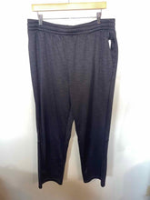 Load image into Gallery viewer, Size XL Tek Gear Men&#39;s Sweatpants
