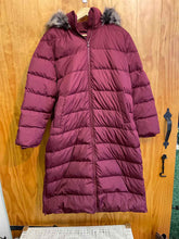 Load image into Gallery viewer, Women Size XL Lands End Maroon Women&#39;s Winter Jacket
