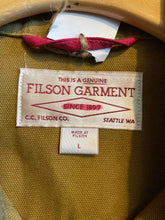 Load image into Gallery viewer, Size Large Filson Misc. Men&#39;s Jacket
