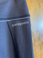 Load image into Gallery viewer, Size Medium Patagonia Black Women&#39;s Leggings
