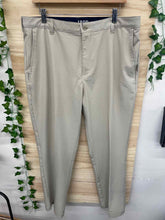 Load image into Gallery viewer, Size 36 IZOD Men&#39;s Pants
