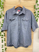 Load image into Gallery viewer, Size 3XL Wrangler Men&#39;s Short Sleeve Shirt
