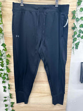 Load image into Gallery viewer, Size X-Large Under Armour Men&#39;s Pants
